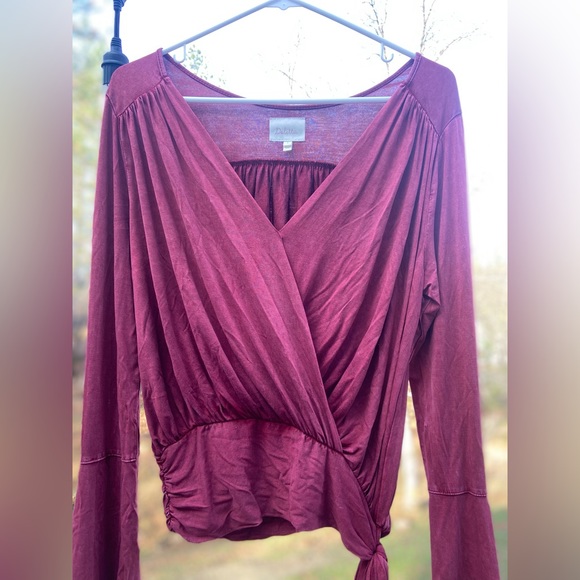 Anthropologie Deletta Bell-sleeve Faux-wrap Top - Picture 2 of 3